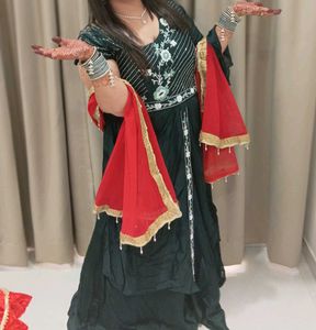 Elegant Green Gown Without Dupta One tym use only