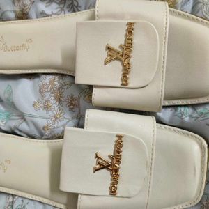 Stylish Cream Flat Sandals