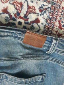 2 Pairs of Women's Jeans