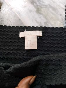 Chic Black Textured Crop Top