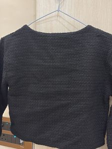 Chic Black Cropped Jacket