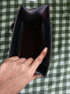 Chic structure Black Handbag