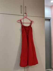 Chic Red Midi Dress with Slit