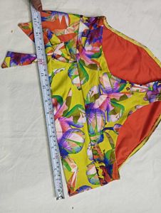 Vibrant 💚 big size .Floral Print Bikini Bottom
