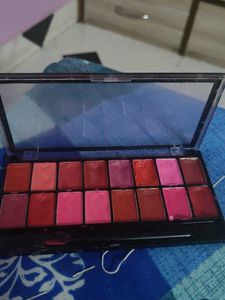 MarsLipstick Palette - Reds & Pinks