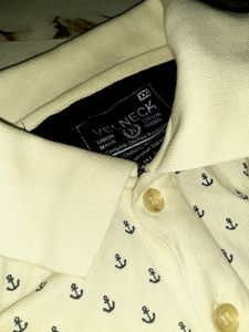 its a Cotton Mattee Velneck 2xL Tshirt