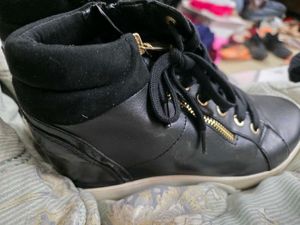 Black Sneakers