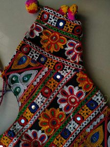 4-9  Beautiful Embroidered Gujarati Chaniya Choli