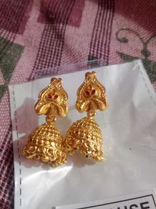 Elegant Gold Jhumka Earrings