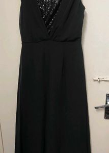 Chic Black Sequin V-Neck Dress