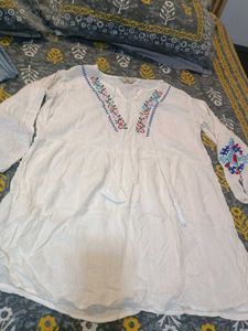 Embroidered White Cotton Kurta