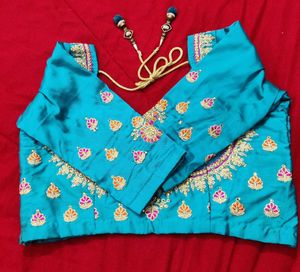 Embroidered Blouse with latkan 💫
