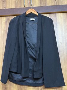 Chic Black Cape Blazer