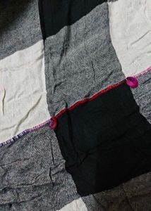 Stylish checkered dupatta stoll