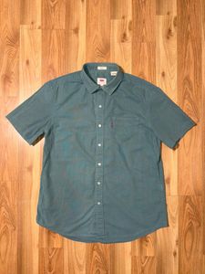 Levi's Short Sleeve Button-Up Shirt