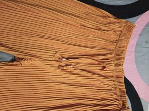 Pleated Wide-Leg Pants
