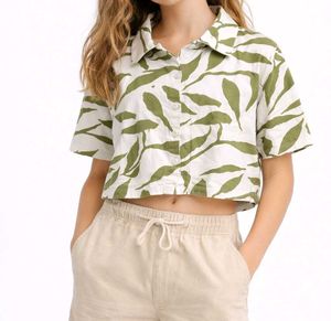 Trendy Crop Top with breezy deals🎀