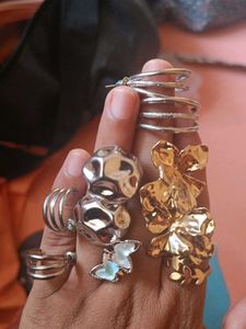 Assorted Women's Jewelry Set