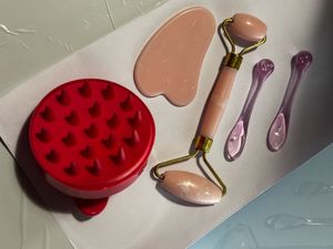 Jade Roller &amp; Gua Sha Set hair massager