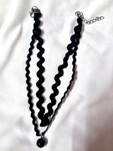 112. Wavy 2 Layer Choker