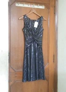 MISS POEM Brand New Sparkling sequin midi dress