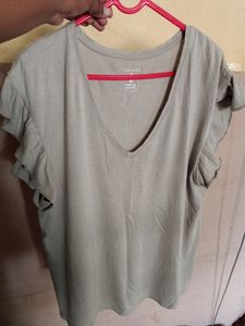 V-Neck Frilled sleeve top