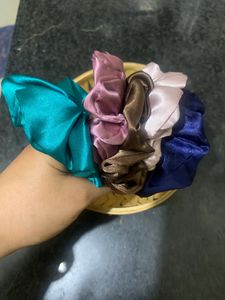 10 Scrunchies