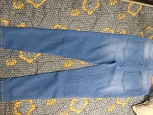 SHEIN Ripped Knee Skinny Jeans