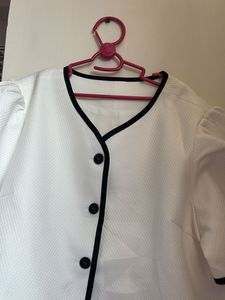 Chic White Puff Sleeve Blouse