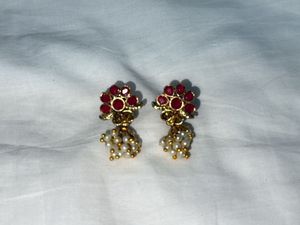 (SALE)Pearl And Red Stone Earrings