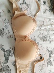 Comfortable Padded Bra with Lace Trim