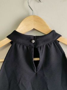 TULIP CUT HALTER NECK BLACK CROP TOP