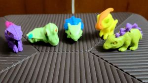 set of 5 kinder Joy dinosaur toys
