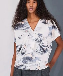 Scenic Print V-Neck Top
