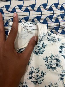 Floral Print Chocker Neckline Top
