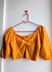 Mustard yellow puff sleeve top 💛