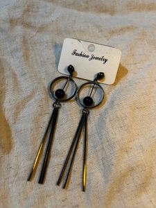 Fashionable Black Drop Earrings