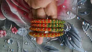 4 colors bangles