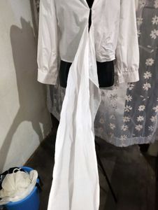 Chic White Cropped Blouse