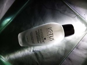 Lotus Herbals Whiteglow Serum