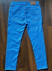Low-rise Blue Denim Jeans (above ankle)