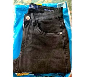 🖤BLACK MIDRISE JEANS🖤👖