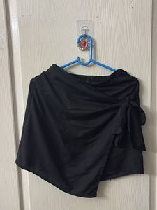 Chic Black Wrap Style Skirt