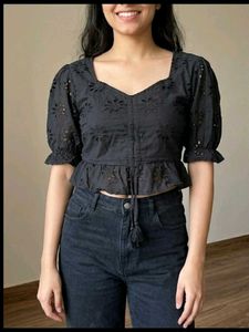 Chic Black Broderie Anglaise Crop Top