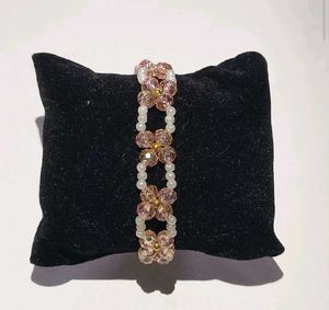Crystal Flower Beaded Bracelet 🌸
