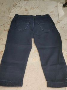 Dark Wash Capris
