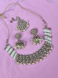 Elegant Pearl and Kundan Choker Set