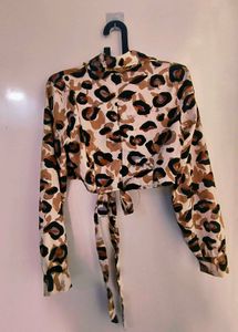 Leopard Print Tie-Front Cropped Shirt