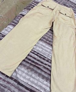 BERSHKA BEIGE CARGO