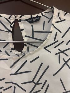 Style Quotient - White &amp; Black Abstract Print